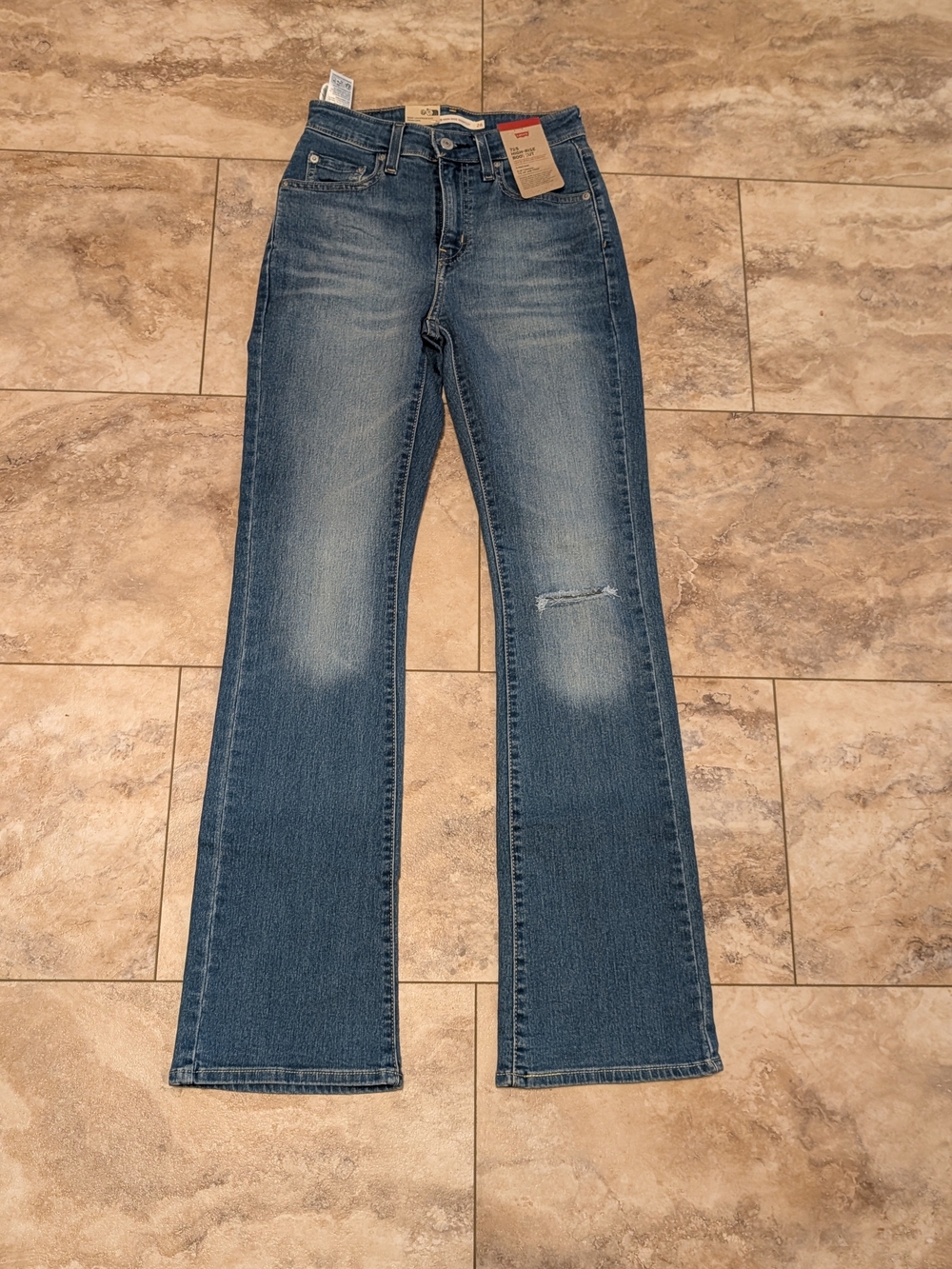 Levi's Women's 725 High-Rise Bootcut Jeans - Medium Blue 26x32 Nwt